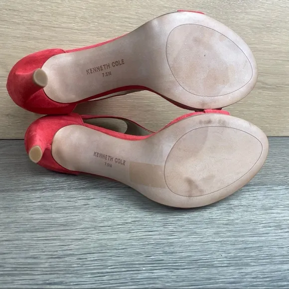 KENNETH COLE T-Strap Comfort Ankle Strap Zip-Up Leather Sandals
