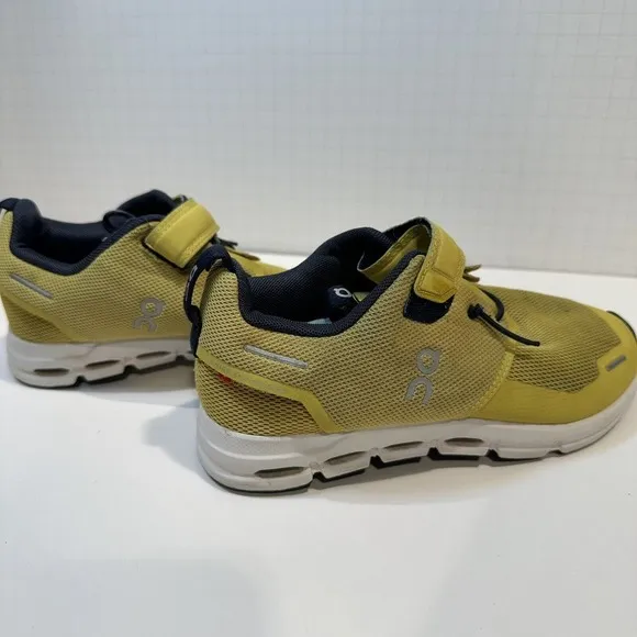 Kid's Size 1.5 - ON CLOUD Cloud Play Yellow Running Shoes Unisex