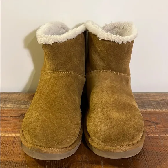 Koolaburra by UGG Chesnut Suede Short Boots, Women’s Size 8