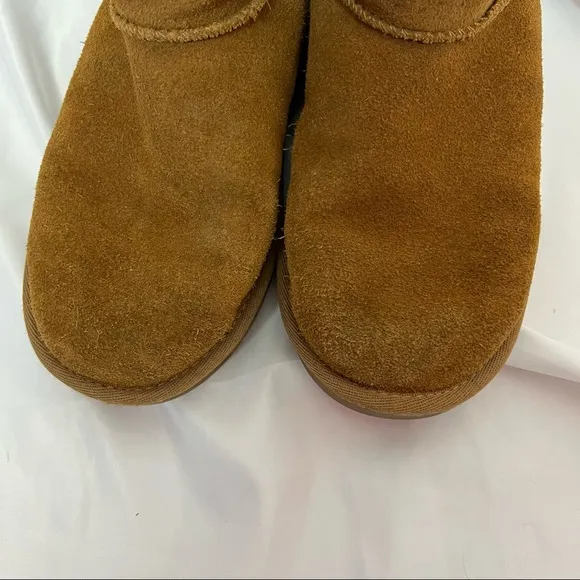 Koolaburra by Ugg Koola short Chestnut Brown Boots, size 3