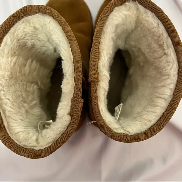 Koolaburra by Ugg Koola short Chestnut Brown Boots, size 3