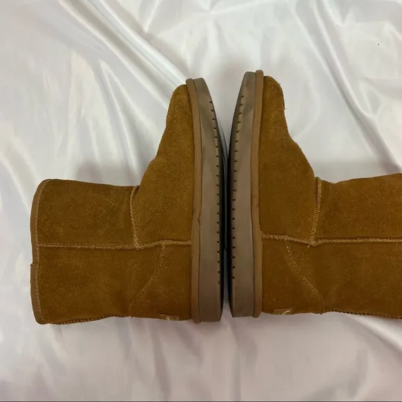 Koolaburra by Ugg Koola short Chestnut Brown Boots, size 3