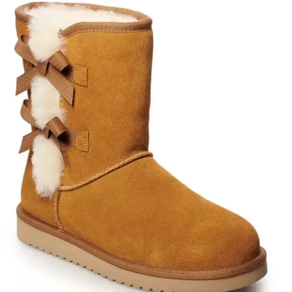 Koolaburra by UGG Victoria Girls' Short Winter Boots They are size 5 in good