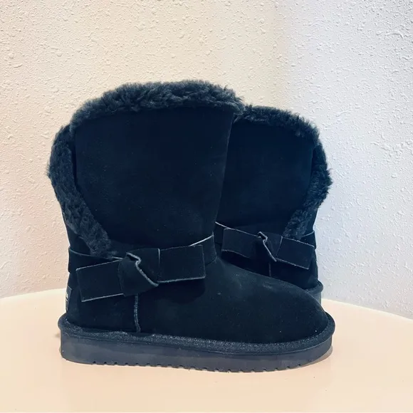 Koolaburra By UGG Women’s Arlena Bow Suede Black Short  Boots Size 5 NWT