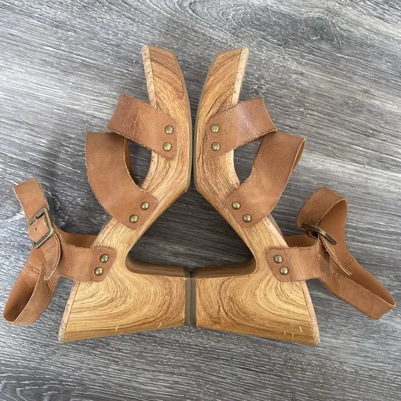 Kork-Ease Tan Leather Platform Buckle Adjustable Sandals Boho Coastal Beach | 10