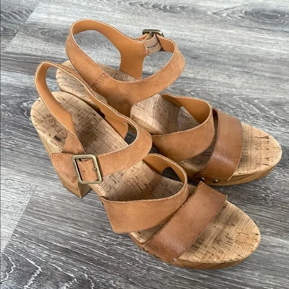 Kork-Ease Tan Leather Platform Buckle Adjustable Sandals Boho Coastal Beach | 10