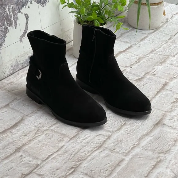La Canadienne blacks boots women size 6 new