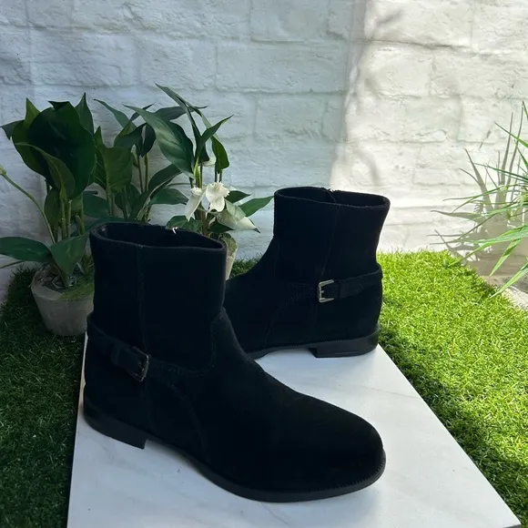 La Canadienne blacks boots women size 6 new