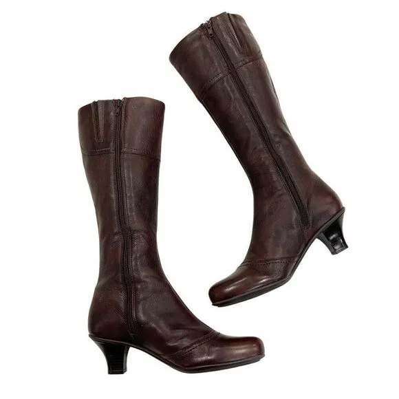 LA CANADIENNE Low Heel Tall Leather Boots