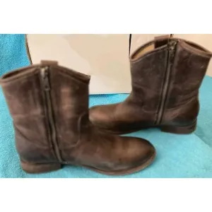 Ladies Frye 77908 Slate Melissa‎ Button Short Zip Leather. Boots 7.5M