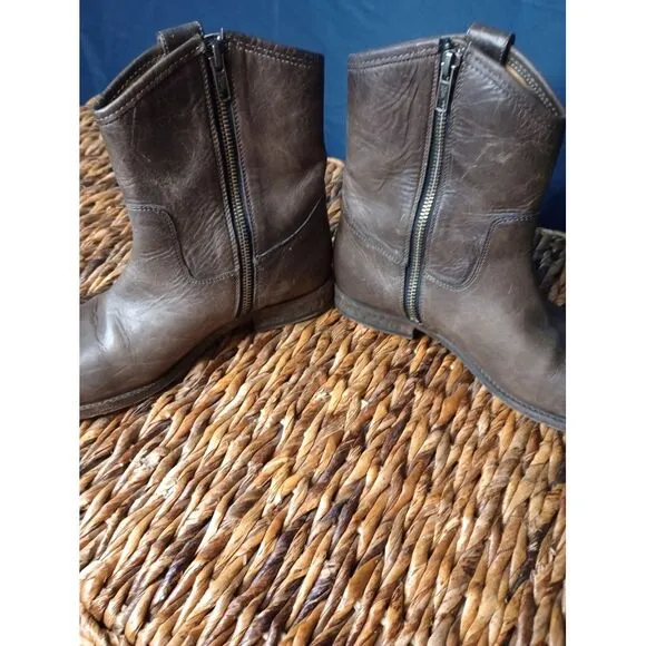 Ladies Frye 77908 Slate Melissa‎ Button Short Zip Leather. Boots 7.5M