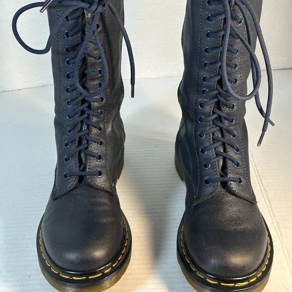 Ladies Size 7 Dr Martens tall boots