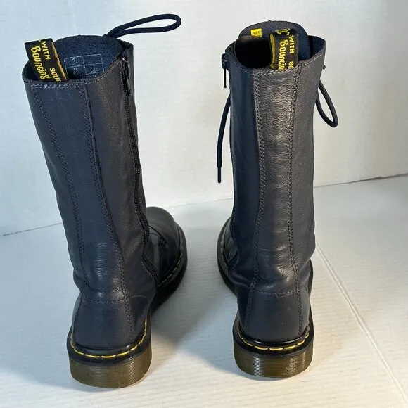 Ladies Size 7 Dr Martens tall boots