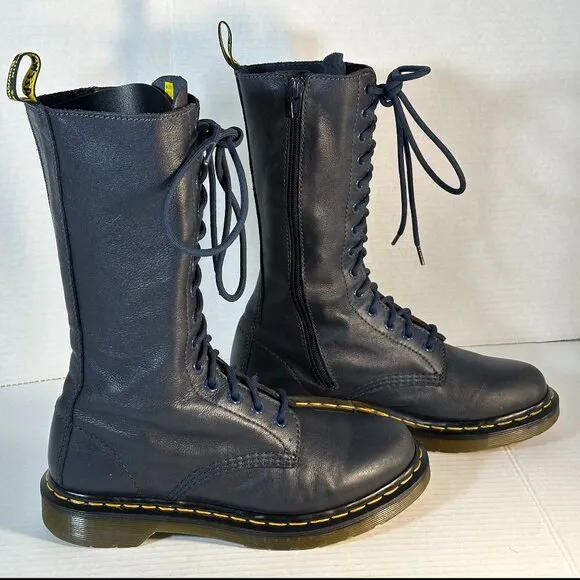 Ladies Size 7 Dr Martens tall boots