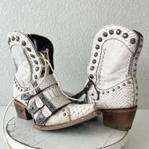 Lane SHOWDOWN Womens Cowboy Boots 8 White Leather Short Western Cowgirl Booties