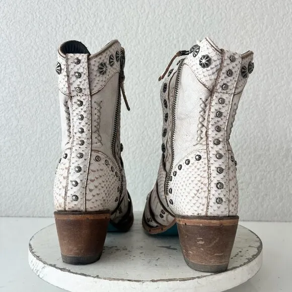 Lane SHOWDOWN Womens Cowboy Boots 8 White Leather Short Western Cowgirl Booties