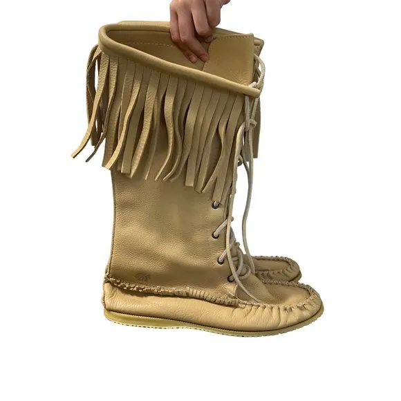 Laurentian Chief Womens Beige Pebbled Leather Tall Fringe Moccasin Boots Size 9