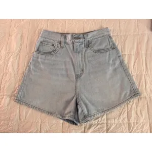 Levi's Premium High Loose Denim Shorts Light Wash Women's Size 25