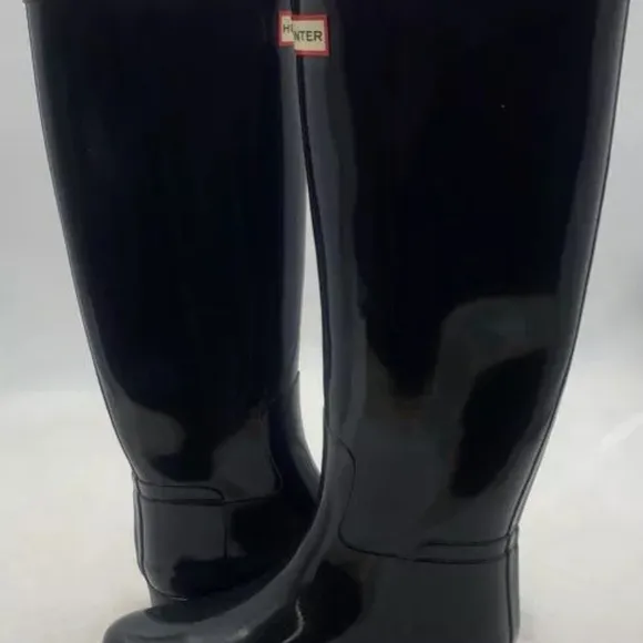 Like New! Hunter Black Tall Rain Boots women’s size 5