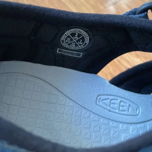Like new Keen Sandals