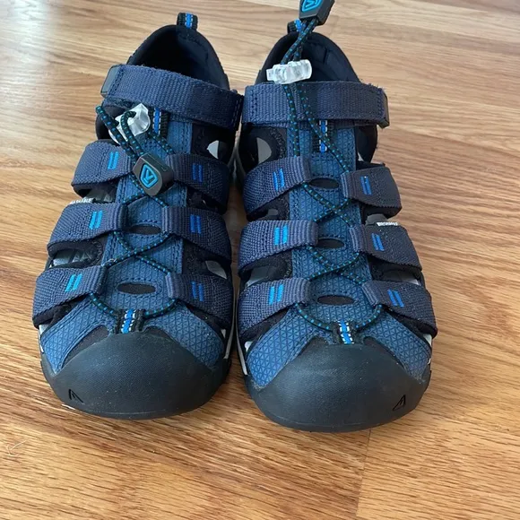 Like new Keen Sandals