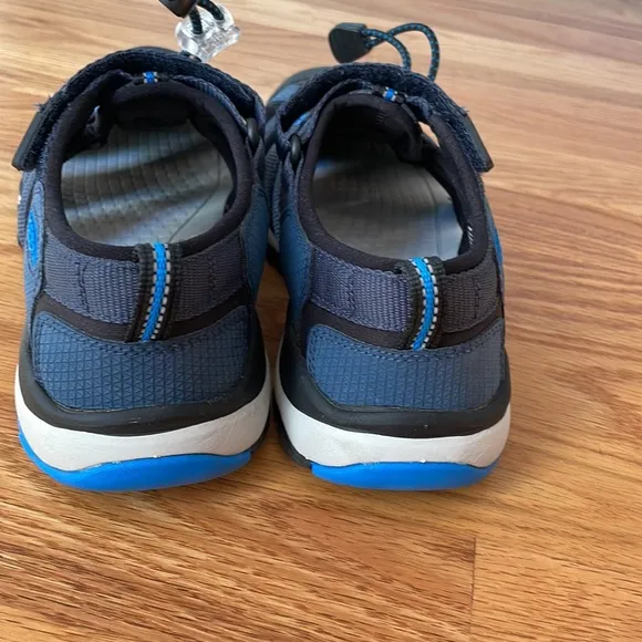 Like new Keen Sandals