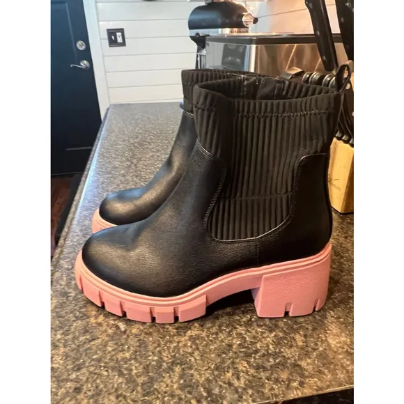 Like New Torrid Contrast Rain Bootie Wide Width