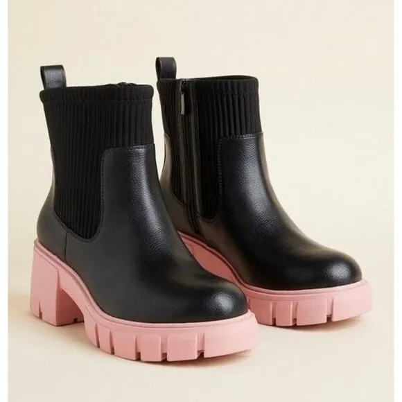 Like New Torrid Contrast Rain Bootie Wide Width