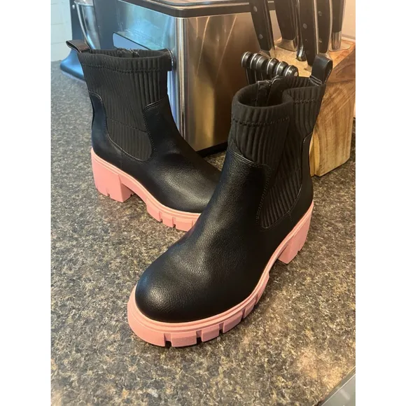 Like New Torrid Contrast Rain Bootie Wide Width