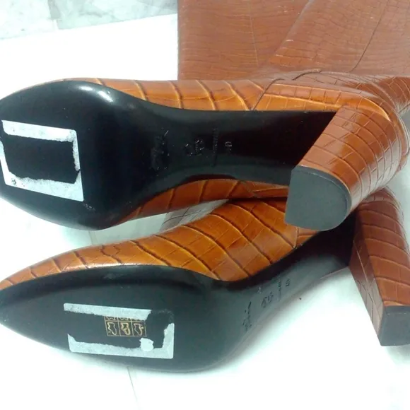 Longchamp Croc Embossed Boots In Burnt Orange Size 40