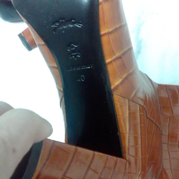Longchamp Croc Embossed Boots In Burnt Orange Size 40