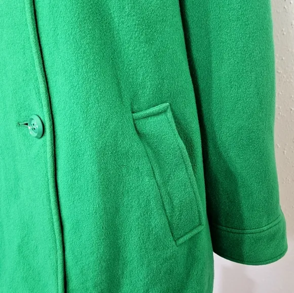 Louben Wool and Cashmere Double Breasted Short Pea Coat in Kelly Green Size 12