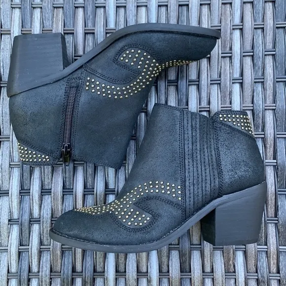 LUCKY Brand Maiaa Black Leather Studded Ankle Boots