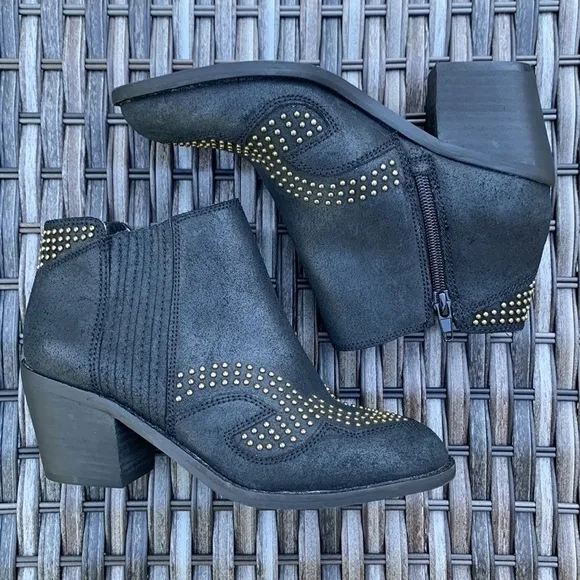 LUCKY Brand Maiaa Black Leather Studded Ankle Boots