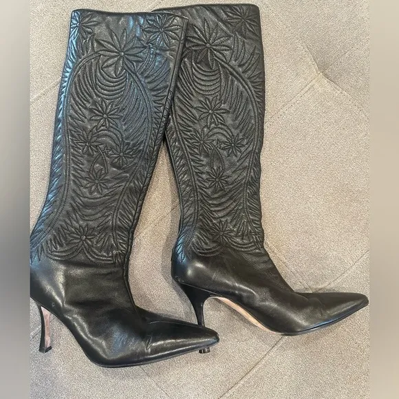 MANOLO BLAHNIKBlack Leather FloralEmbroidered Granada Tall Boots Size 36/ 5.5