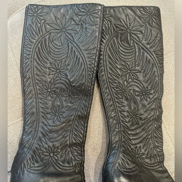 MANOLO BLAHNIKBlack Leather FloralEmbroidered Granada Tall Boots Size 36/ 5.5