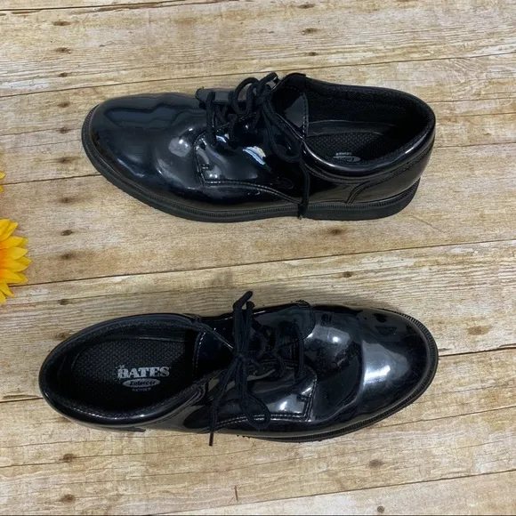 Men’s black shoes by Bates. Size 11 Wide Width