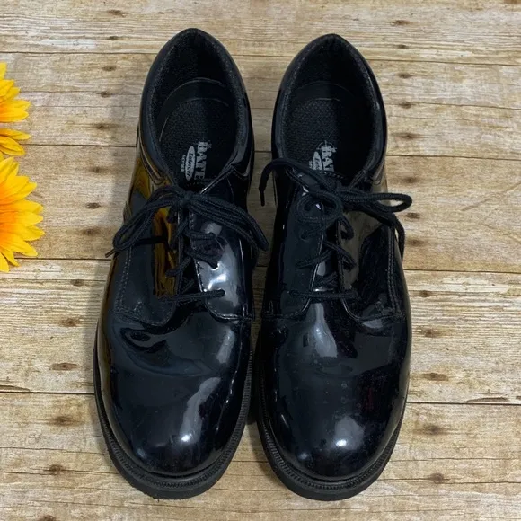 Men’s black shoes by Bates. Size 11 Wide Width
