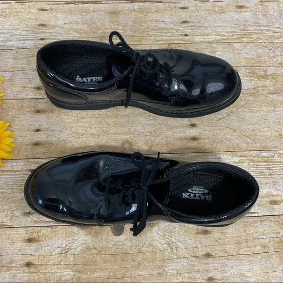 Men’s black shoes by Bates. Size 11 Wide Width