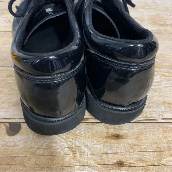 Men’s black shoes by Bates. Size 11 Wide Width