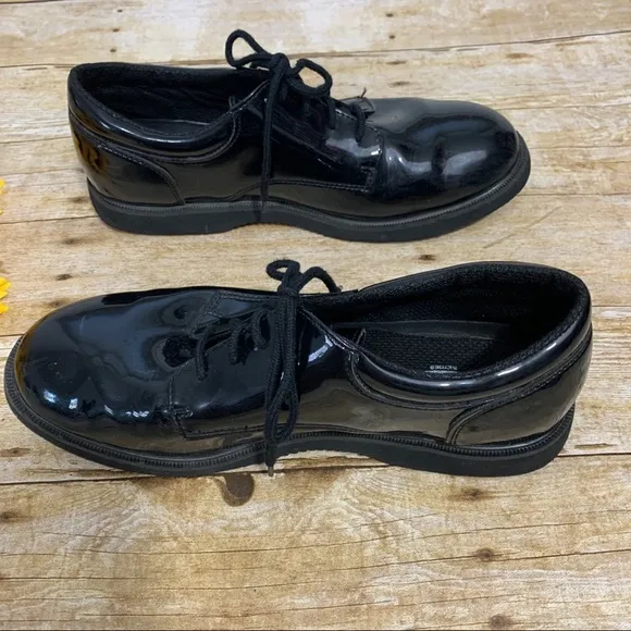Men’s black shoes by Bates. Size 11 Wide Width