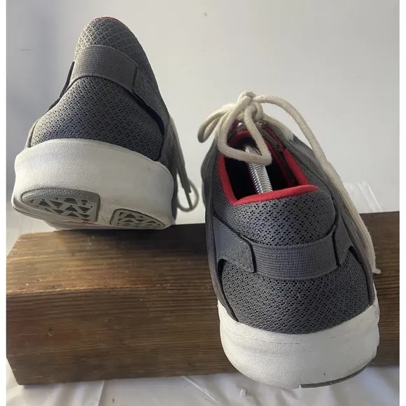 Men's Etnies Scout Skateboard Shoes Grey/ White Gum Lightweight Lace Up -Size 13