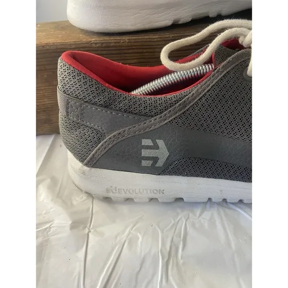 Men's Etnies Scout Skateboard Shoes Grey/ White Gum Lightweight Lace Up -Size 13