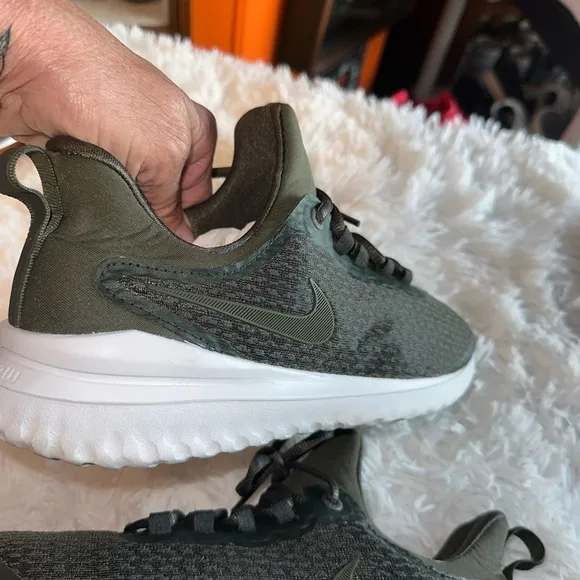 Men's Nike Rival Running Shoes Green And White Anthracite AA7400-300 US Size 8.5
