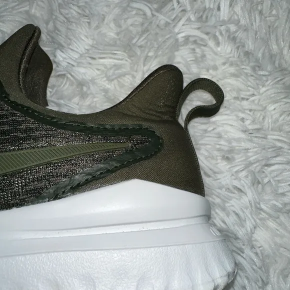 Men's Nike Rival Running Shoes Green And White Anthracite AA7400-300 US Size 8.5