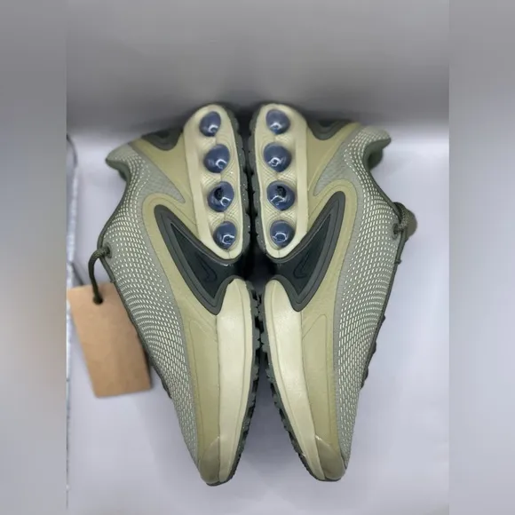 Men’s Size 10 Nike Air Max DN (NEW) DV3337 201 (No Box Lid)