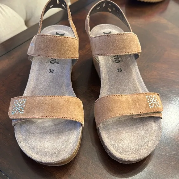 Mephisto Marie Women's taupe with rhinestones wedge Sandals 38 or 8