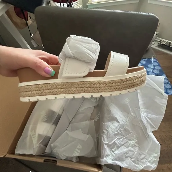 Mia White and Tan Platform Sandals New in Box