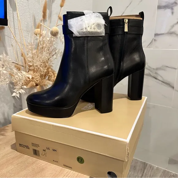 Michael Kors | Parker Leather Platform Boot | Size 9