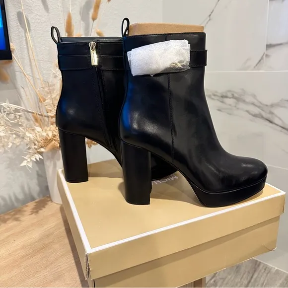Michael Kors | Parker Leather Platform Boot | Size 9